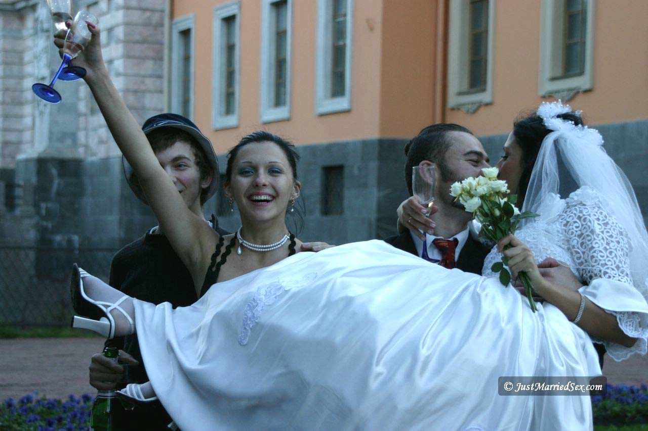 Honeymoon couple