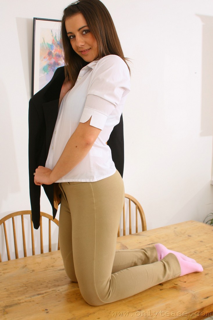 Tender equestrian nude in nylons and high heels